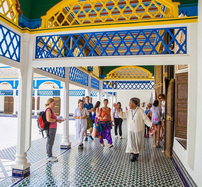 Marrakech : palais Bahia, tombeaux saadiens, souk et visite de la médina